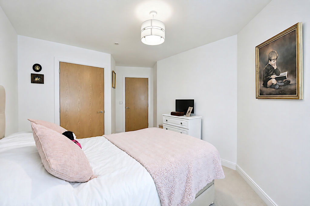 Bedroom- click for photo gallery